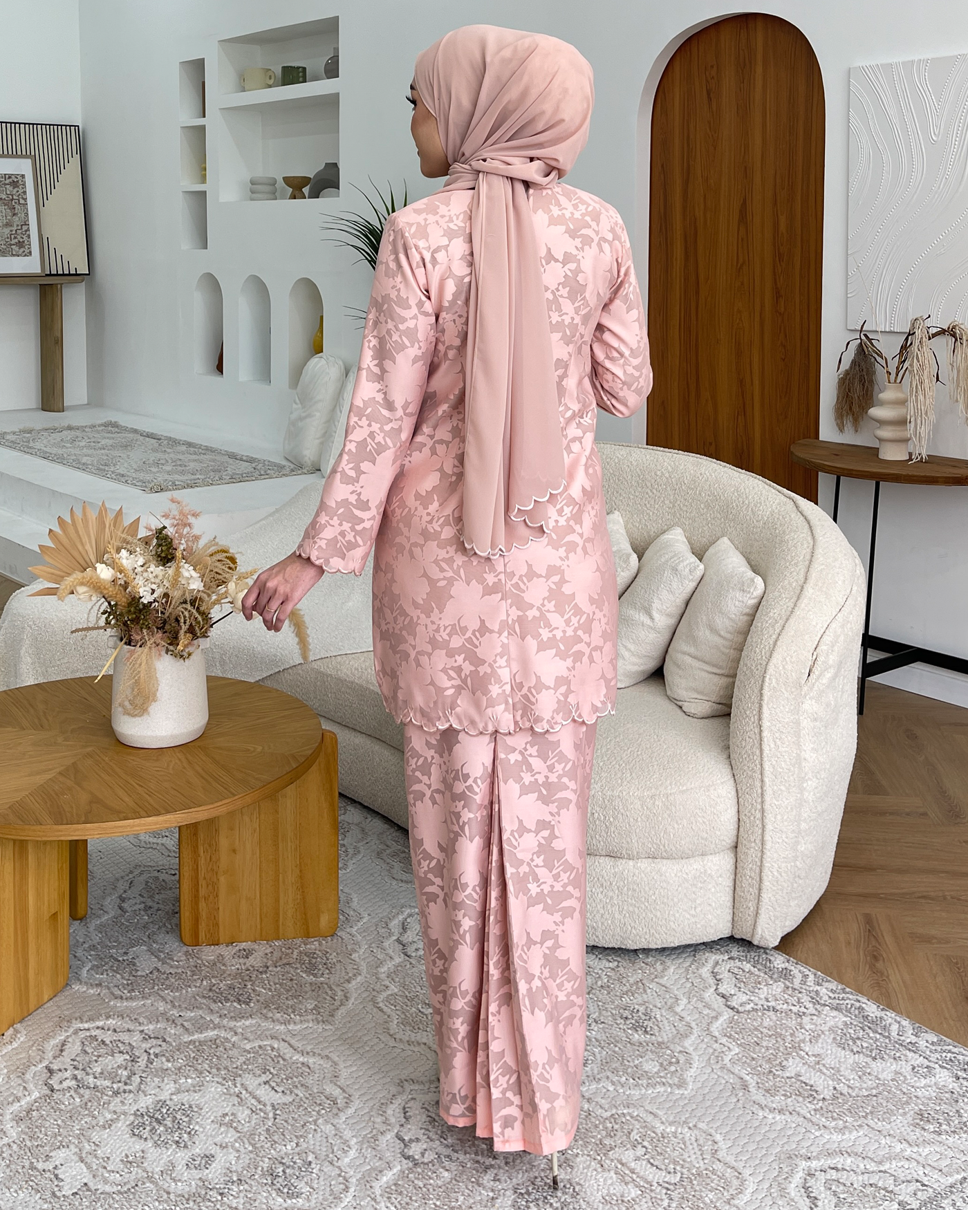 NAWRA KURUNG - SUGAR PINK