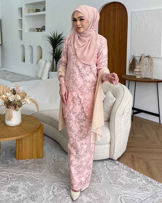 NAWRA KURUNG - SUGAR PINK