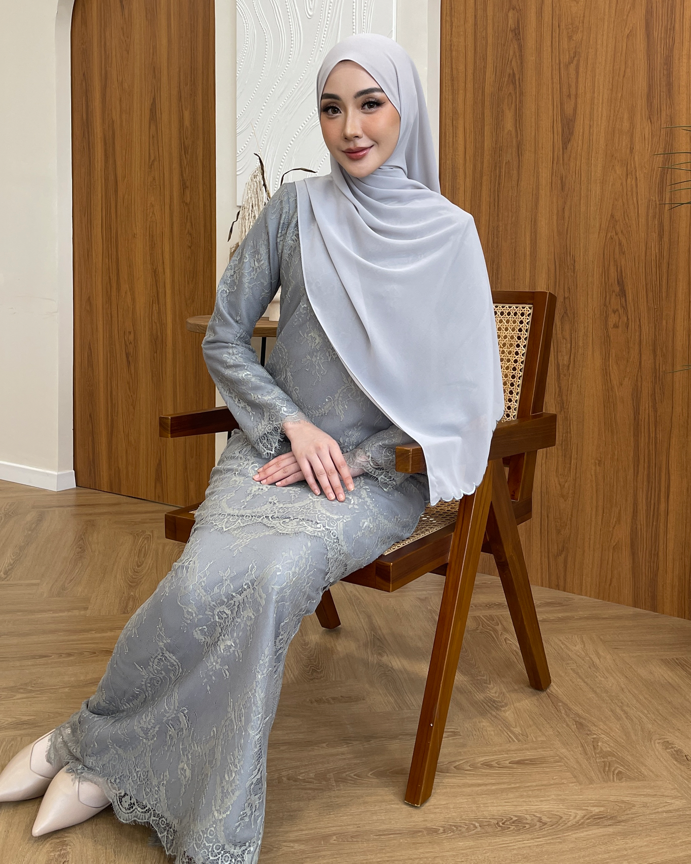 ELARA KURUNG - GREY
