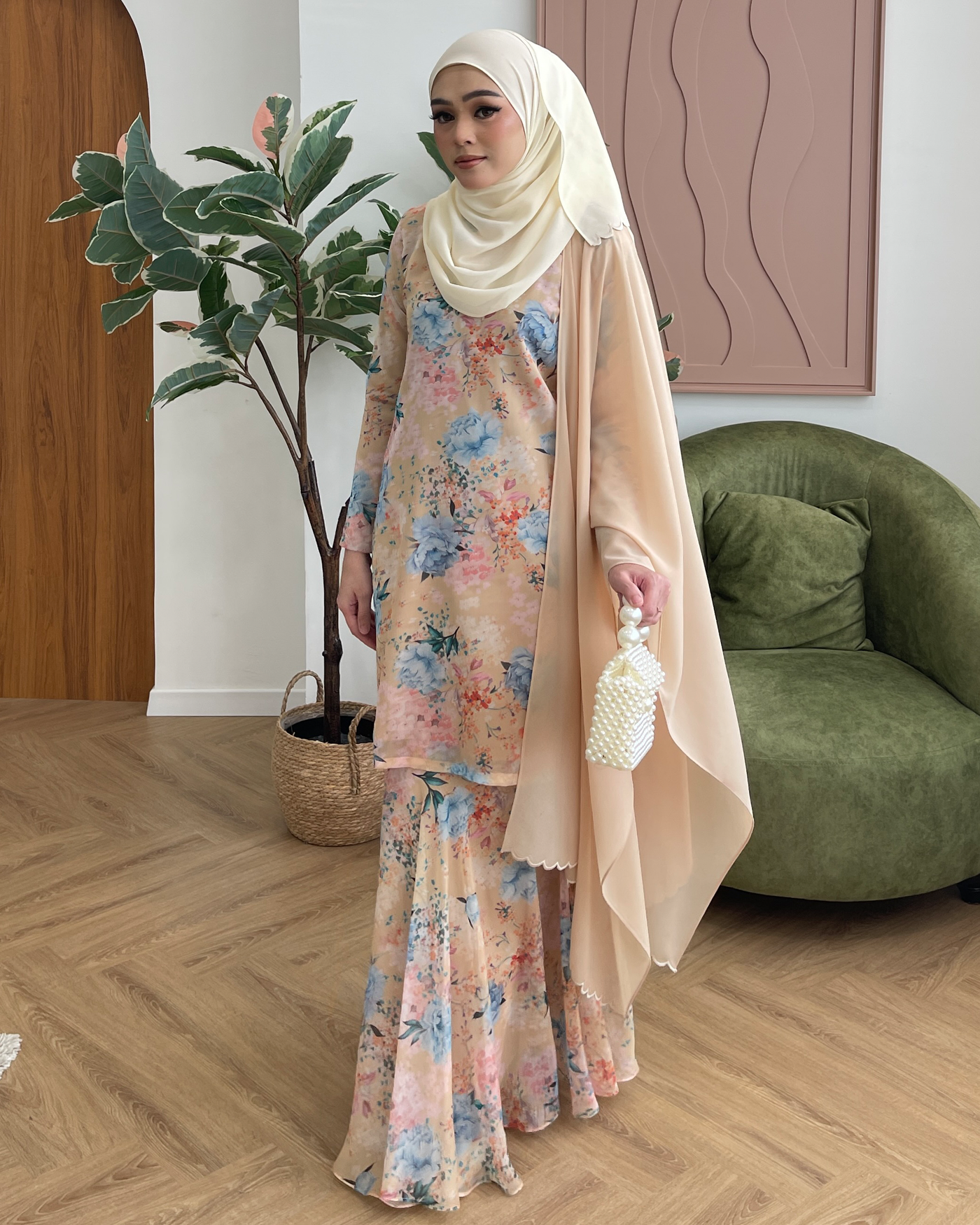 JULIA KURUNG - NUDE BLOOM