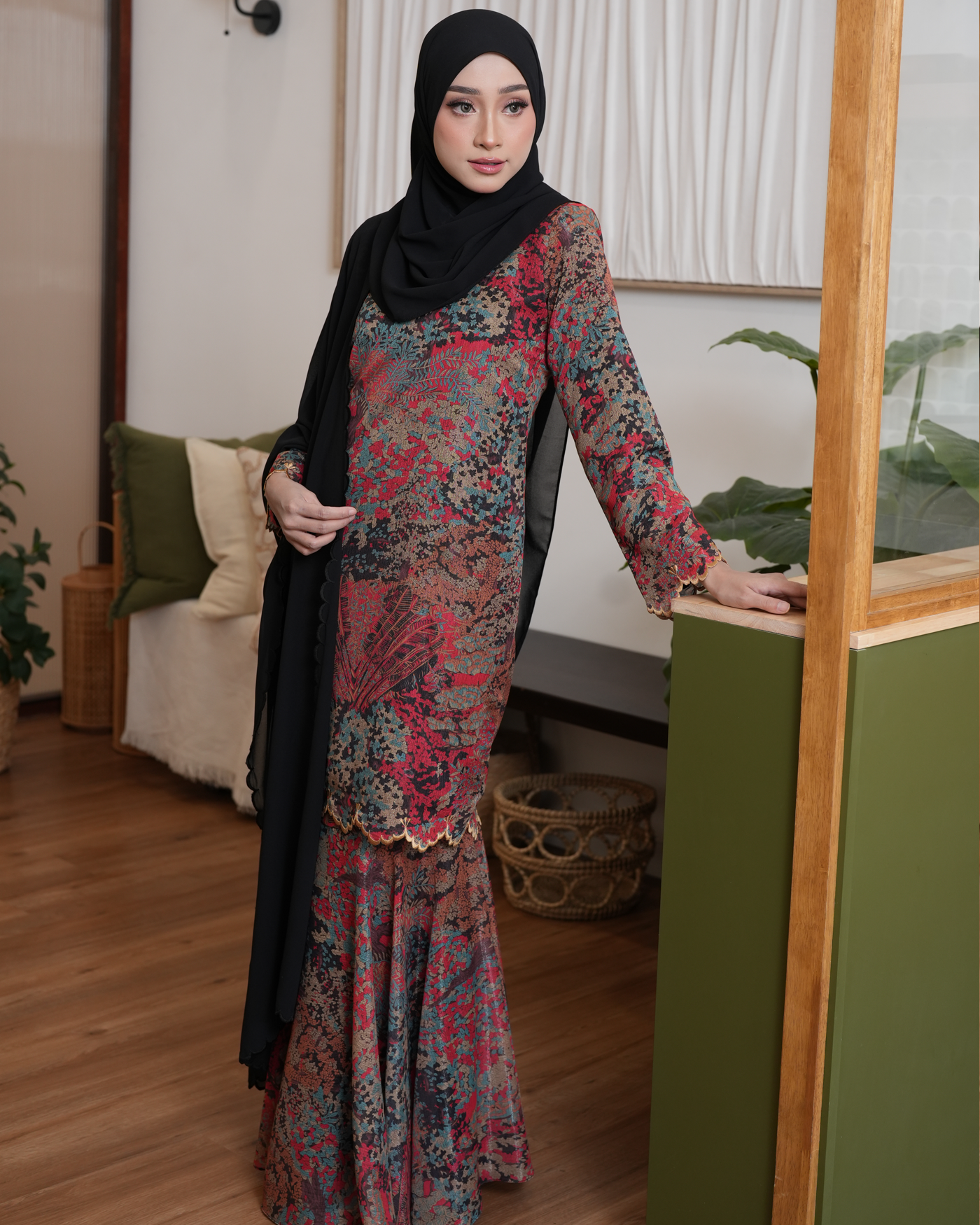SERENITY KURUNG - SCARLET