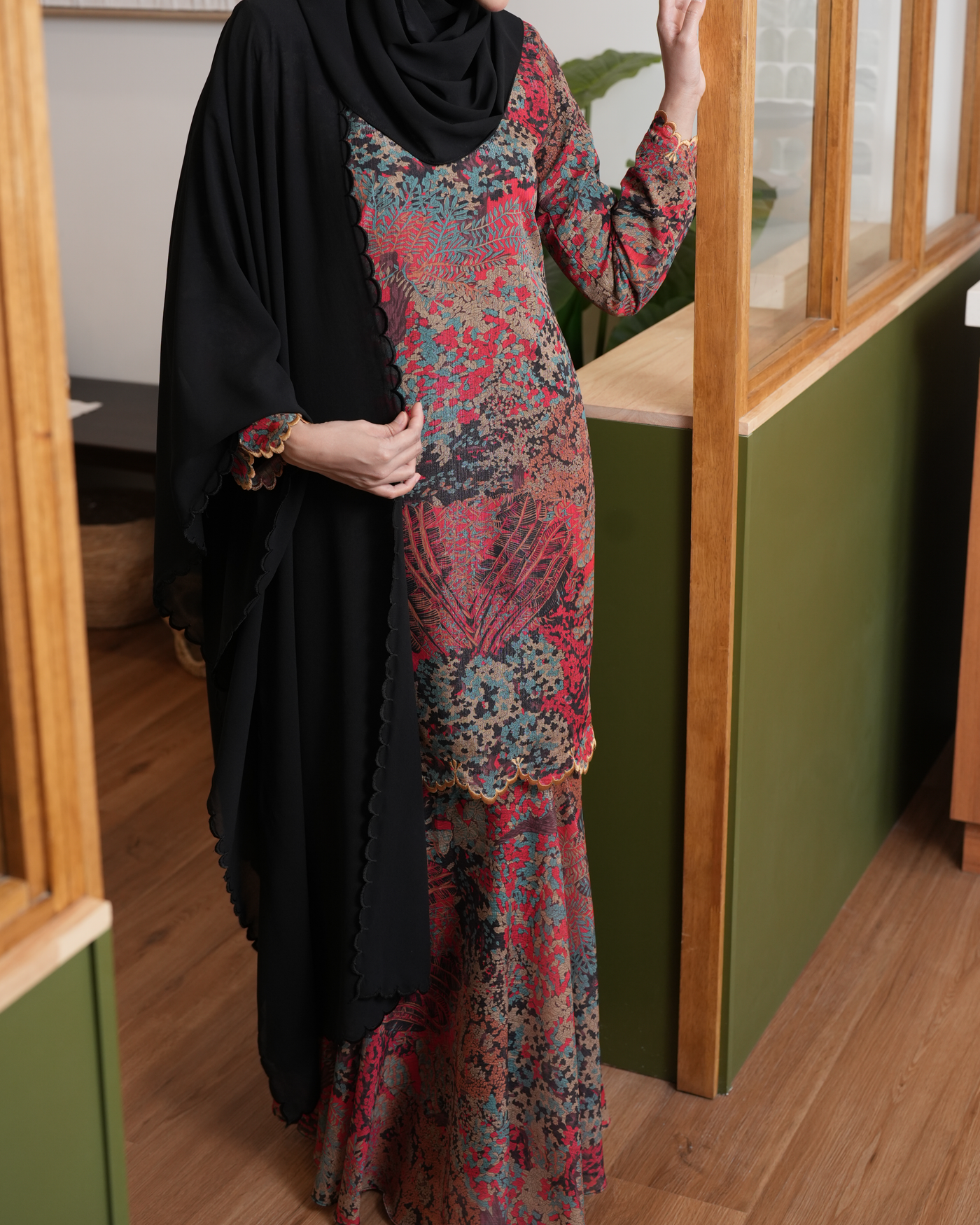 SERENITY KURUNG - SCARLET