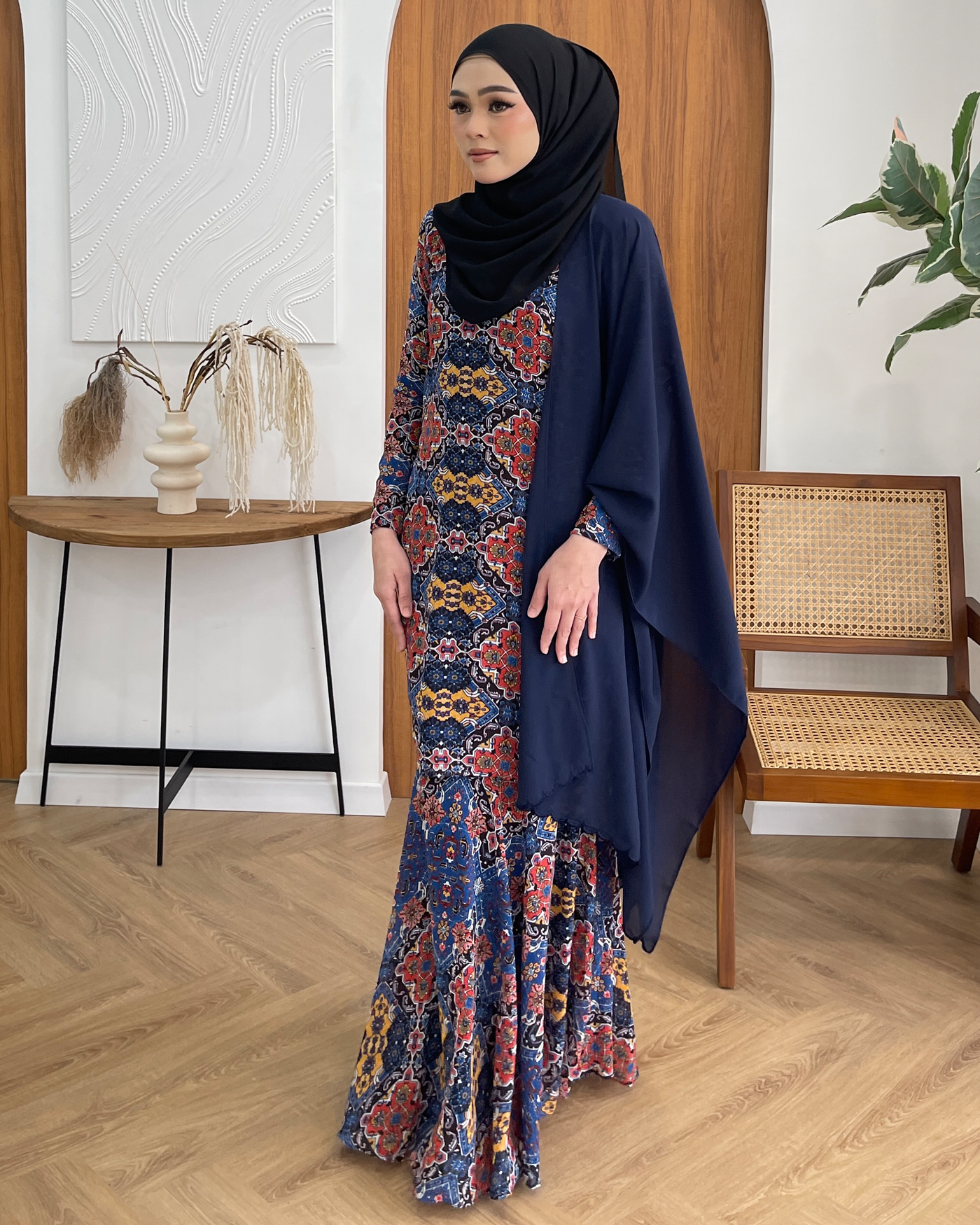 JULIA KURUNG - NAVY CRIMSON