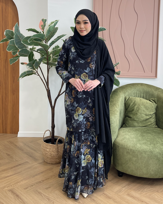 JULIA KURUNG - BLUE BLACK