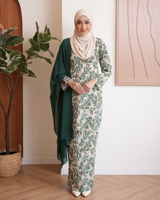 HELENA KURUNG - EMERALD SAND