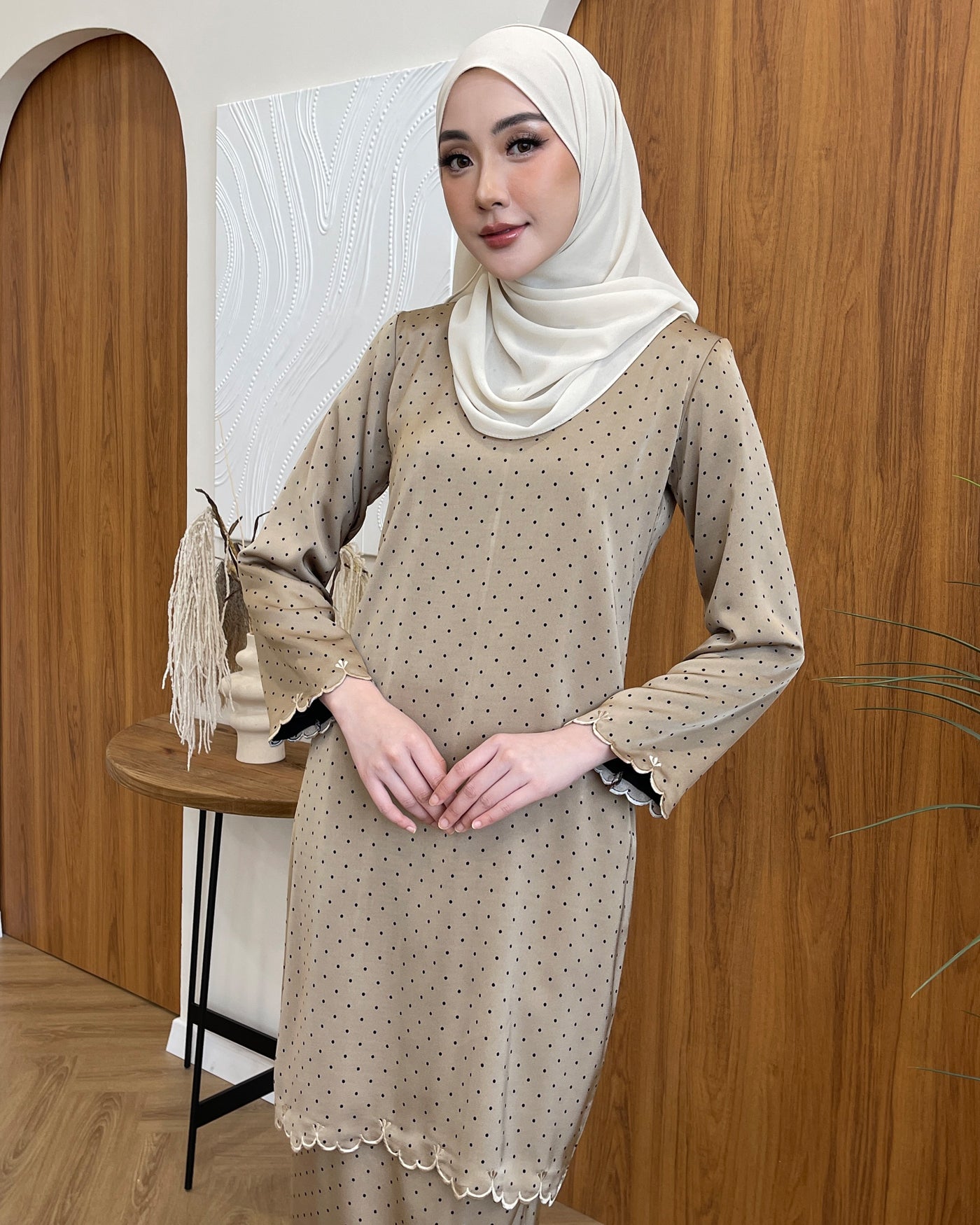 EMMA KURUNG - POLKA NUDE