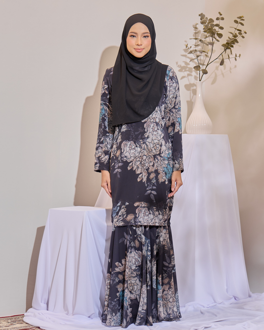 JULIA KURUNG - DAPHNE BLACK