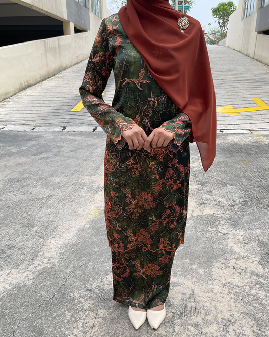 LIYA KURUNG - VINE