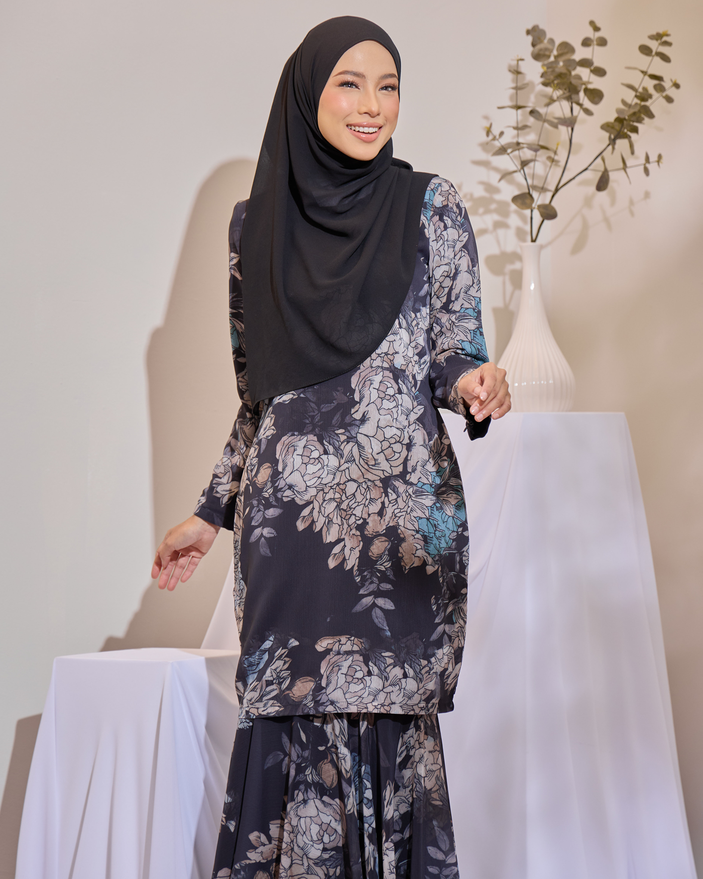 JULIA KURUNG - DAPHNE BLACK
