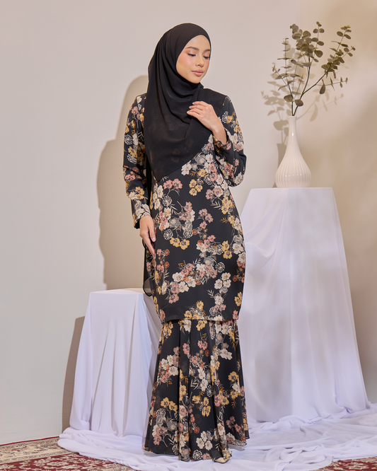 JULIA KURUNG - FLOWER BLACK