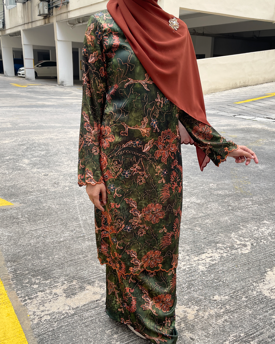 LIYA KURUNG - VINE