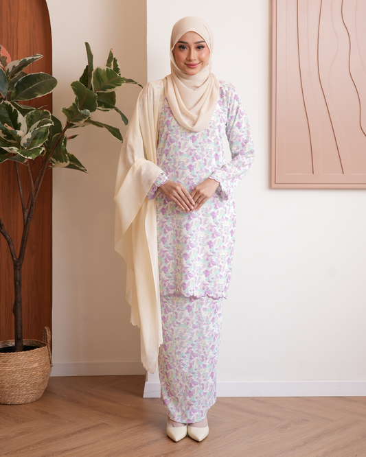 HELENA KURUNG - LILAC SKY
